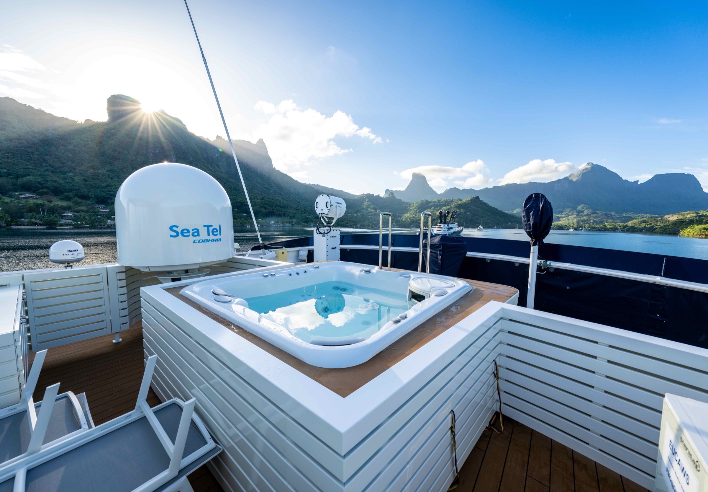 Jacuzzi aboard M/Y Hanse Explorer